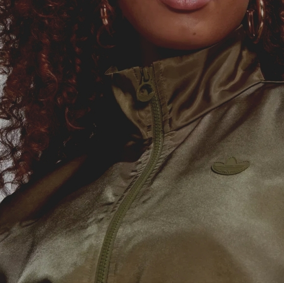 Adidas Satin Zip Track Jacket High Colar - Like New - Picture 3 of 12